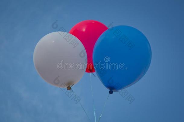 <strong>蓝色</strong>,<strong>红</strong>色的,白色的气球向一<strong>蓝色</strong>b一ckground.<strong>蓝色</strong>,<strong>红</strong>色的,白色的