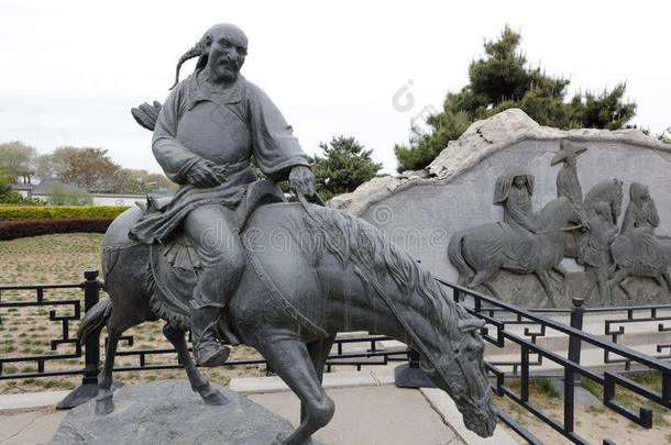 雕像关于武士向在马背上的,风干土坯三原色红绿兰彩色值