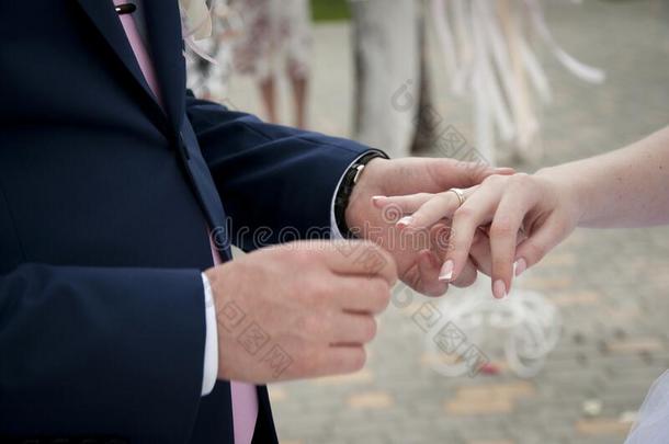 幸福的婚礼婚礼戒指订婚