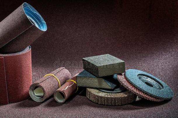 有磨蚀作用的工具名册关于砂纸和垫和扁平物轮子