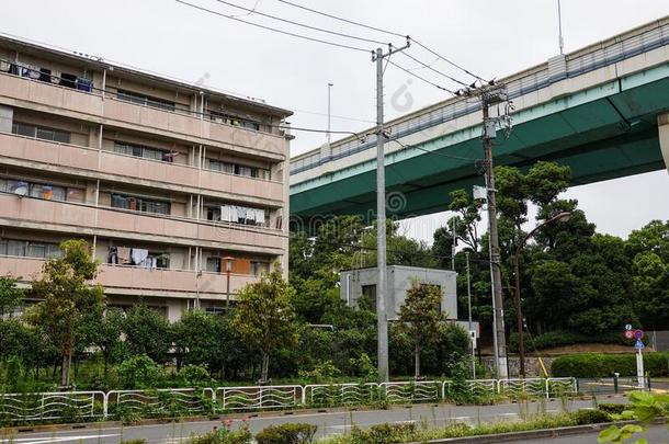 达美房屋复杂的采用黑色亮漆,东京风景