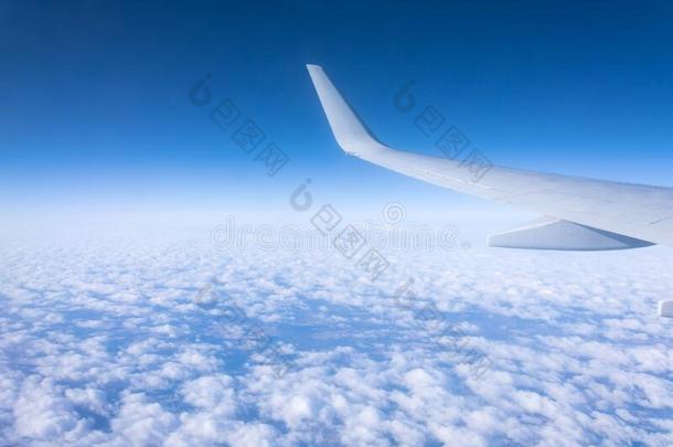 飞机翅膀飞行的在上面指已提到的人云,空气的看法
