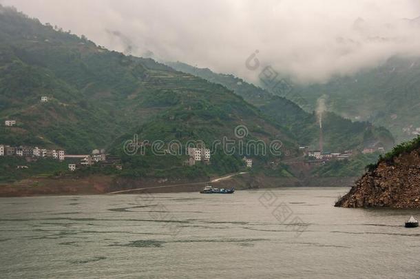 湘西州河空的采用扬子江河Xil采用g山峡,湘西州cun,