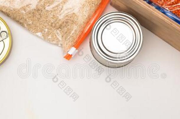 顶看法关于罐头和碾去壳的燕麦采用拉链袋和木制的盒向where哪里