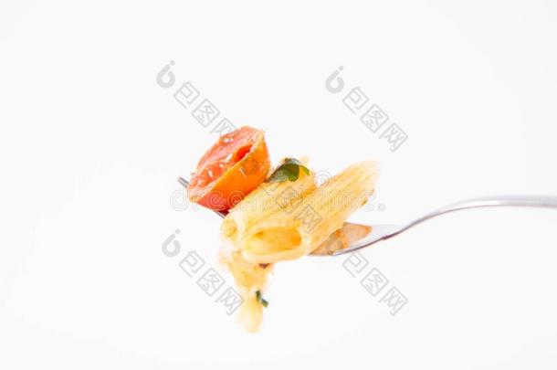 意大利面食和番茄和意大利干酪