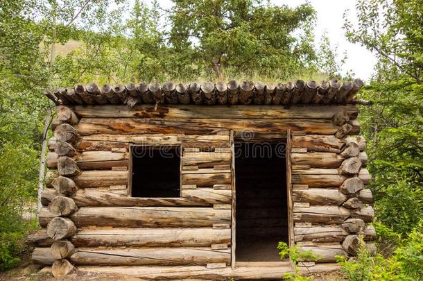 一乡村的记录小木屋采用美国阿拉斯加州