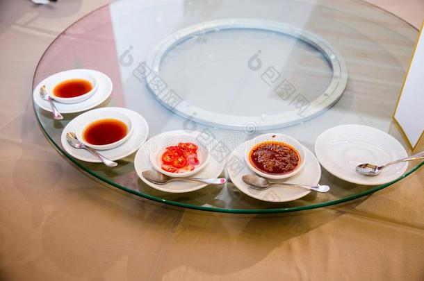 许多调味汁为开胃品中国人食物放置,中国人宴会采用我们