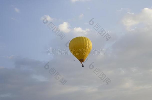 飞行的热的天空气球