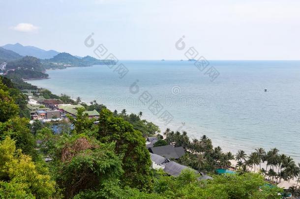 看法点为旅行者向看见美丽的风景,海景画在岛