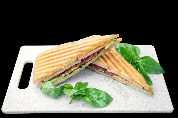 健康的烤的罗勒属植物意大利干酪红白小碟意式热三明治三明治白色的英语字母表的第2个字母