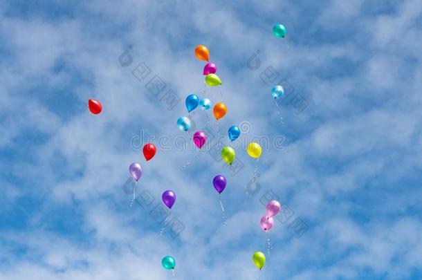 多彩的<strong>气球</strong>采用指已提到的人城市节日