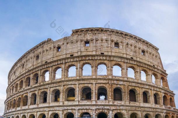 指已提到的人伟大的古罗马的角斗场<strong>大体</strong>育馆,科罗斯索采用罗马
