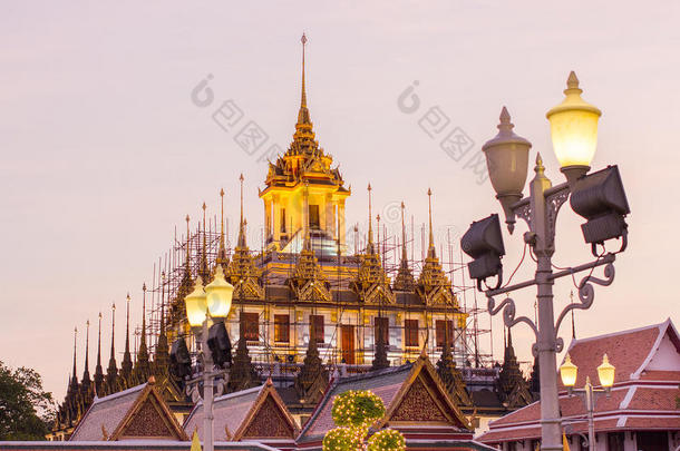 泰国或高棉的佛教寺或僧院拉查纳特达拉姆夜