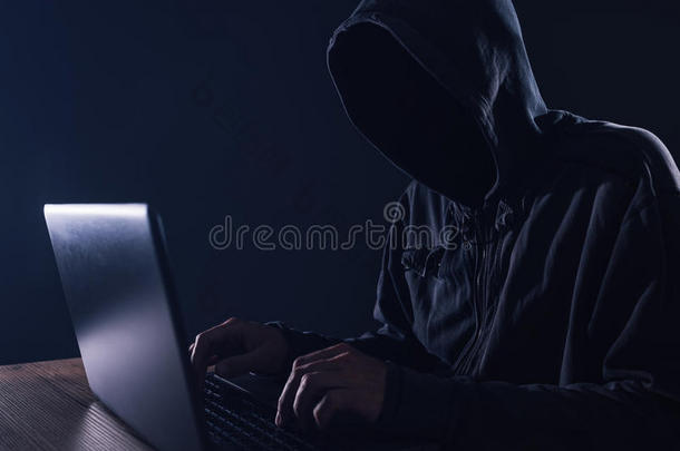 黑客绕过五金器具防火墙向便携式电脑计算机