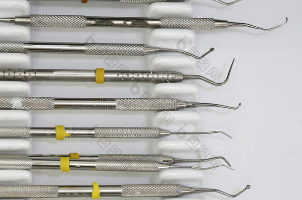 牙齿的工具为牙清洁和龋齿控制和指已提到的人勒滕