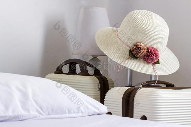 帽子和行李采用指已提到的人卧室