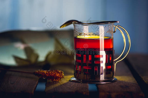 黑的茶水采用指已提到的人玻璃