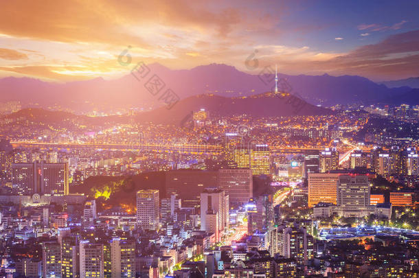 首尔城市美丽的夜关于朝鲜和首尔塔