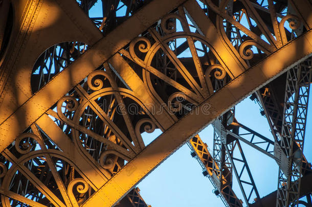 弓形结构Eiffel语言语言塔旅行Eiffel语言语言蓝色天钢结构