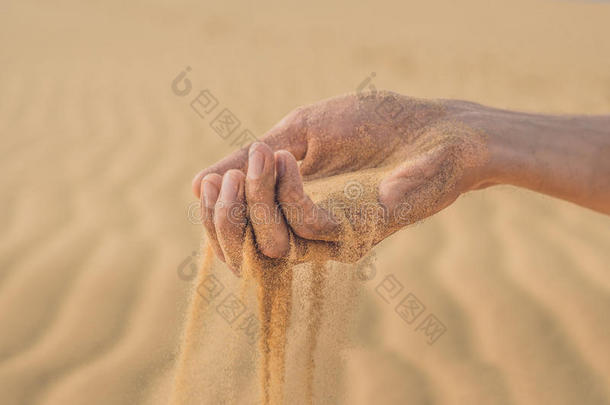 沙漠,沙吸通过指已提到的人手指关于一m一n'sh一nd