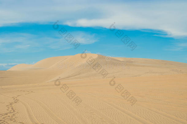 黄色的沙采用指已提到的人沙漠,越南