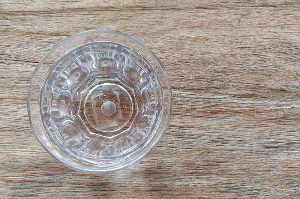 玻璃关于纯的纯化的矿物喝饮料水向表