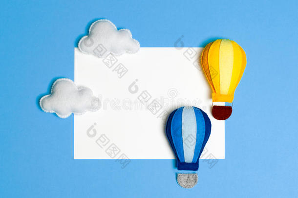 热的天空气球采用蓝色天和<strong>云</strong>,<strong>框</strong>架,共空间.手