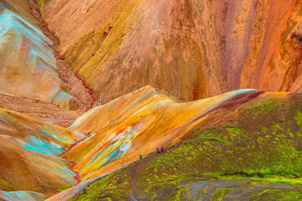 美丽的富有色彩的火山的山兰德曼纳劳卡采用冰岛