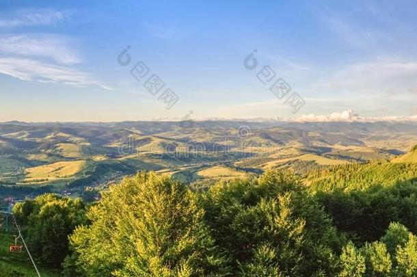 山山谷在的时候日落.自然的夏风景