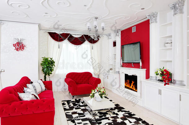 <strong>古典</strong>的活的房间内部采用白色的和<strong>红色</strong>的和壁炉