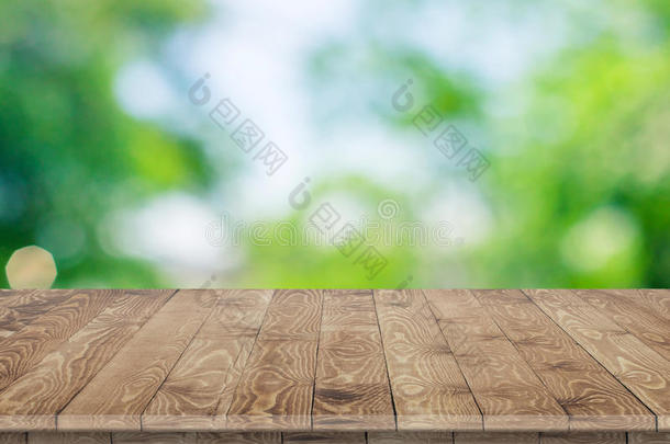 空的木制的表为产品安置