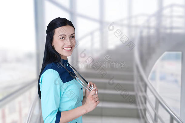 医学的医生医生女人向诊所背景.