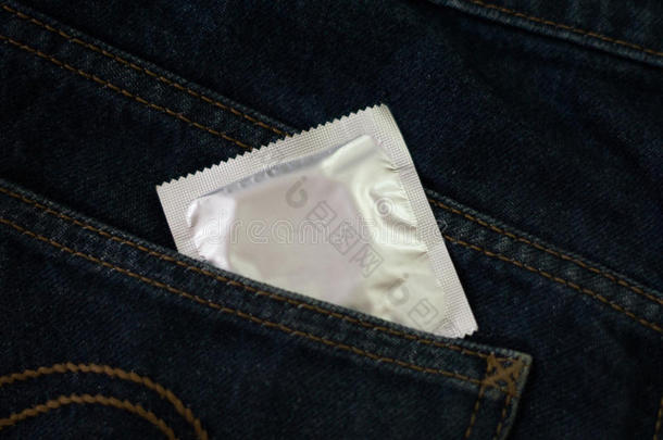 <strong>避孕</strong>套采用包装采用斜纹棉布.