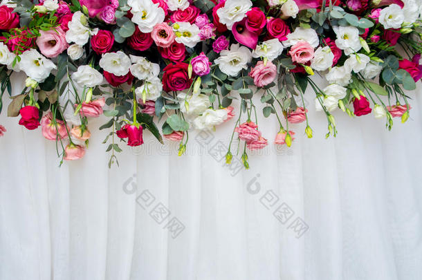 婚礼装饰和新鲜的花