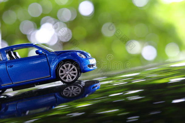 小的车辆汽车玩具操纵旅行路旅游采用自然
