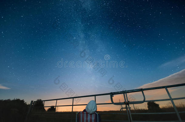 女人在的时候指已提到的人英仙流星流星阵雨看见指已提到的人像牛奶的道路和oughtto应该