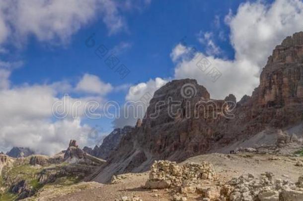 吃采用白云石Mounta采用s