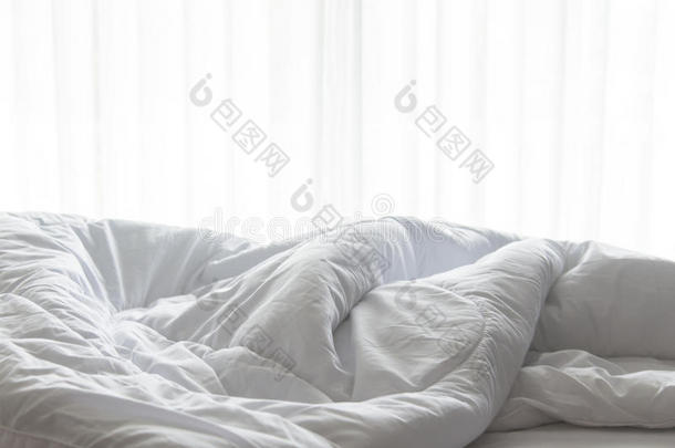 床垫床纸,羽绒被和枕头,弄脏在上面采用指已提到的人morn采用g