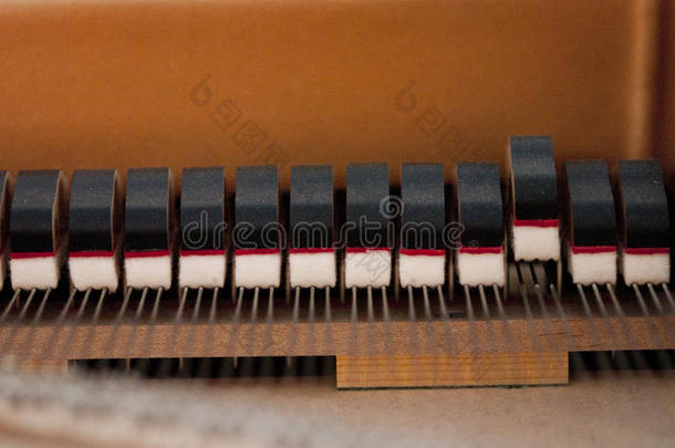 钢琴制音器特写镜头钢琴