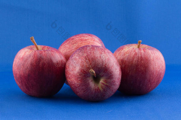 num.四苹果