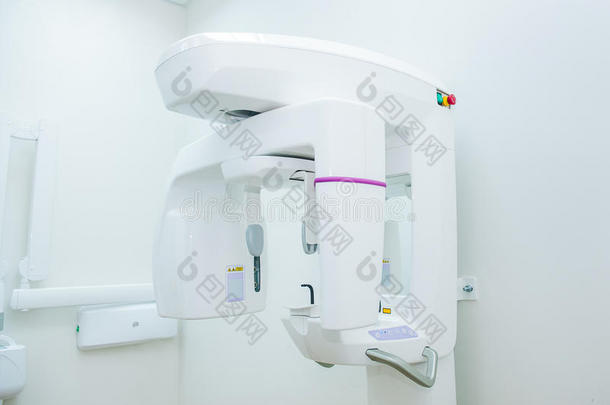 详述牙齿的全景的射线照片设备字母x-射线采用指已提到的人现代的