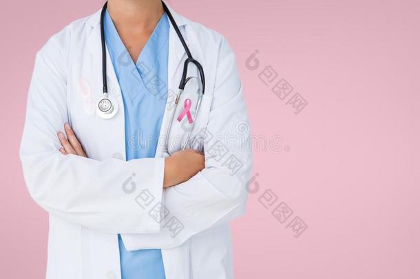 医生女人和乳房癌症察觉带
