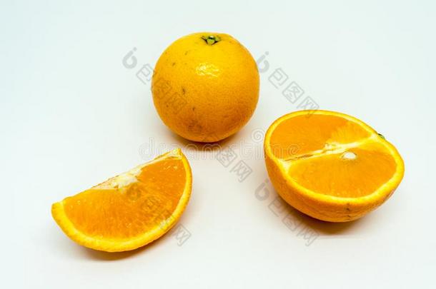 柑橘属果树字母x中华按蚊部分关于桔子隔离的向白色的背景