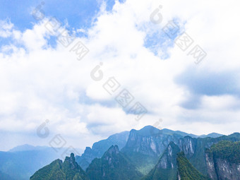 祖国壮丽山河湖南张家界奇山