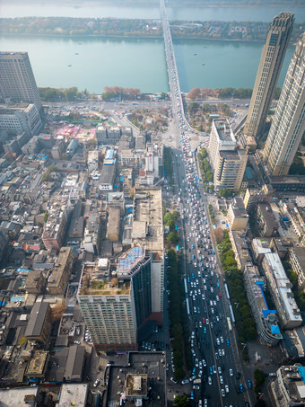 城市大道拥堵交通车辆行驶航拍长沙摄影图