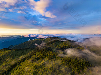 高山<strong>云海</strong>自然风光航拍摄影图