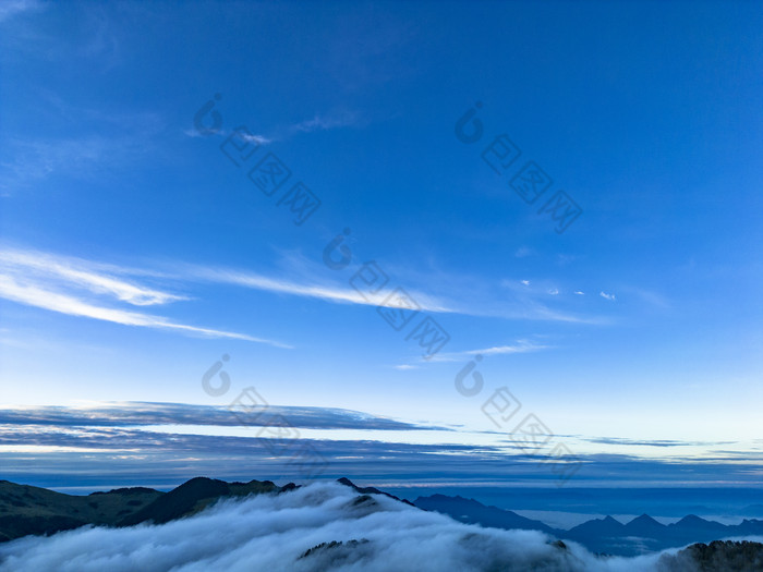 高山云海自然风光航拍摄影图