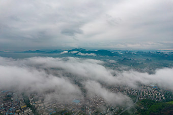 广西桂林城市<strong>云海</strong>五云雾航拍