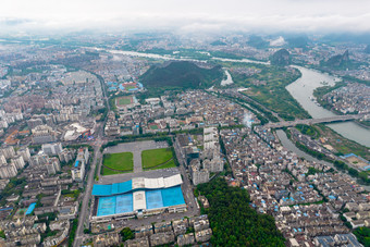 桂林城市乌云密布暴<strong>雨来</strong>临航拍