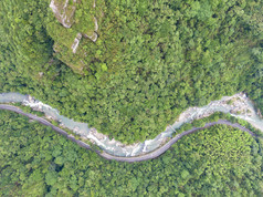 俯拍山谷溪流公路自然风景